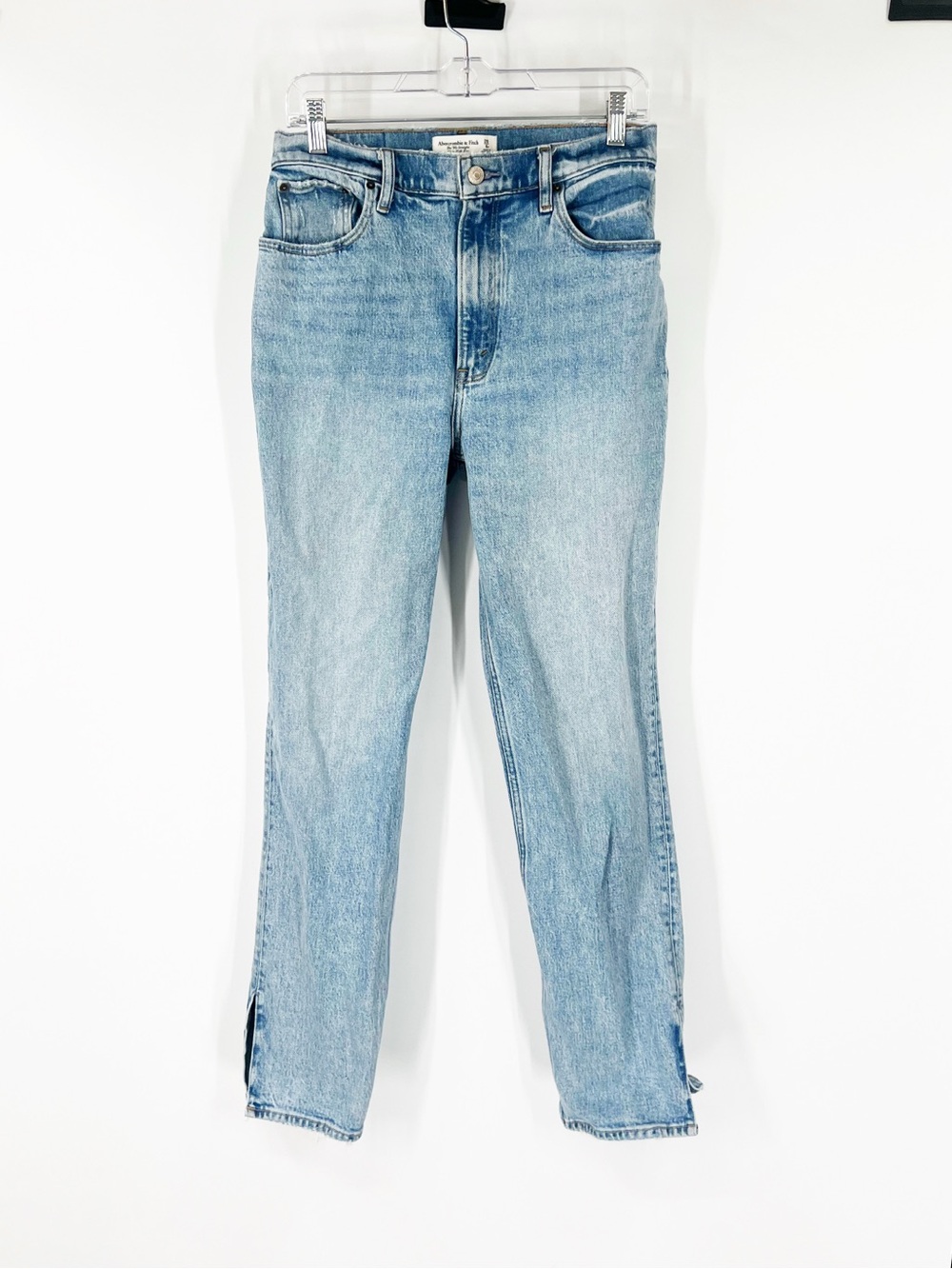 Abercrombie & Fitch The ‘90s Straight Jeans Ultra High Rise Ankle Slits